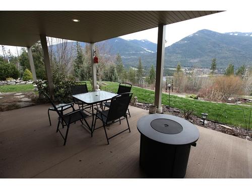6817 Grandview Drive, Nelson, BC - Outdoor With Deck Patio Veranda