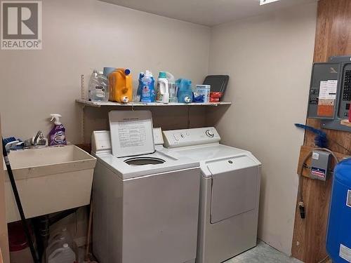 4605 S 97 Highway, Quesnel, BC - Indoor Photo Showing Laundry Room