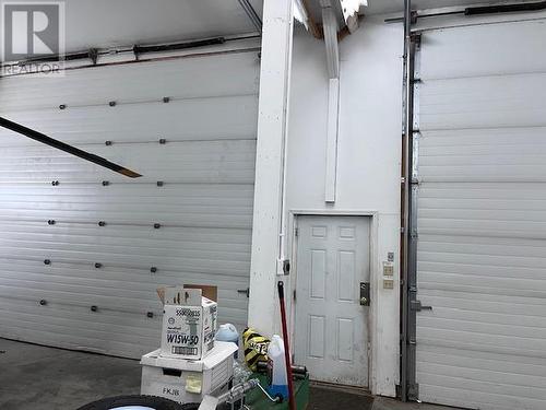4605 S 97 Highway, Quesnel, BC - Indoor Photo Showing Garage