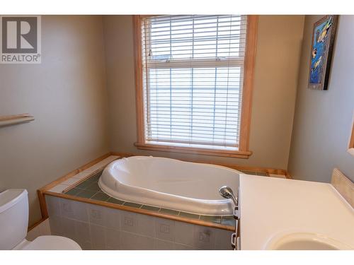 624 E 7Th Avenue, Prince Rupert, BC - Indoor Photo Showing Bathroom
