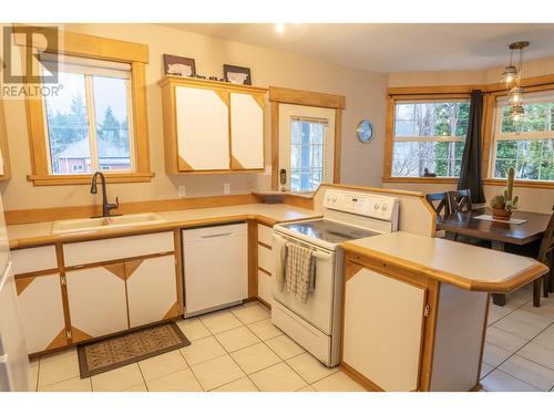 624 E 7Th Avenue, Prince Rupert, BC - Indoor Photo Showing Kitchen