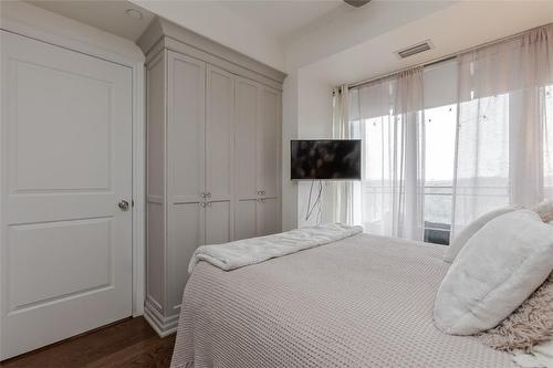 3500 Lakeshore Road W|Unit #711, Oakville, ON - Indoor Photo Showing Bedroom