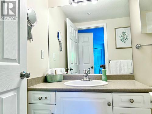 1088 Sunset Drive Unit# 106, Kelowna, BC - Indoor Photo Showing Bathroom