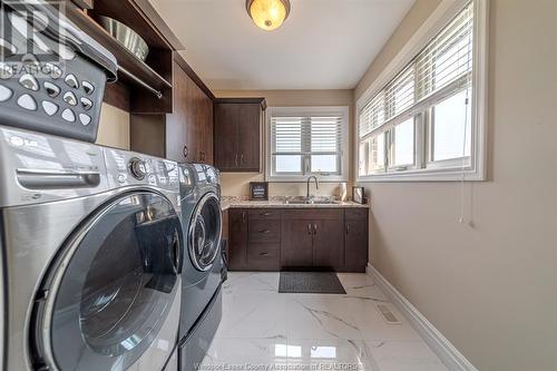 3000 South Talbot, Tecumseh, ON - Indoor Photo Showing Laundry Room