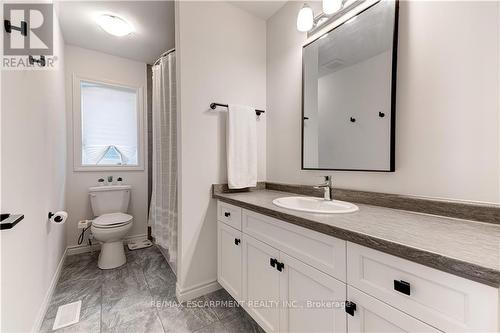 121 Daugaard Ave, Brant, ON - Indoor Photo Showing Bathroom