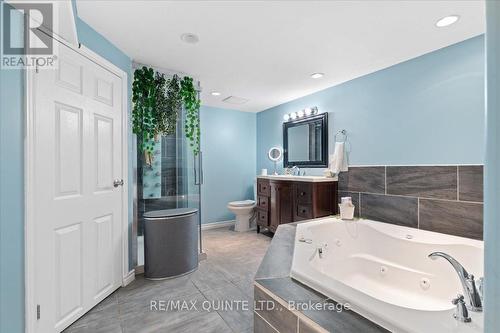 82 North Park Street, Belleville, ON - Indoor Photo Showing Bathroom