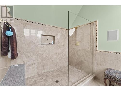 2391 26 Avenue Ne, Salmon Arm, BC - Indoor Photo Showing Bathroom