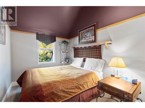 2391 26 Avenue Ne, Salmon Arm, BC - Indoor Photo Showing Bedroom
