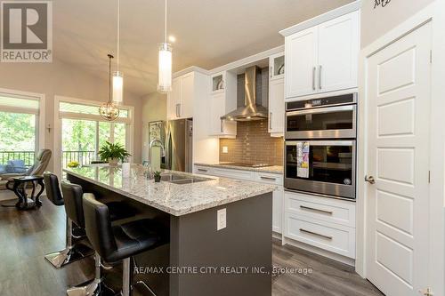 6 - 10 Mcpherson Court, St. Thomas, ON - Indoor Photo Showing Kitchen With Upgraded Kitchen