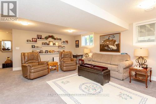 #6 -10 Mcpherson Crt, St. Thomas, ON - Indoor Photo Showing Living Room