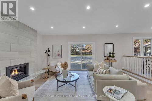 14 Scottsdale Street, London, ON - Indoor Photo Showing Living Room With Fireplace