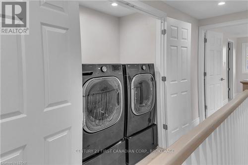 14 Scottsdale Street, London, ON - Indoor Photo Showing Laundry Room