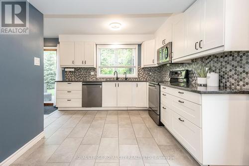236 Ironwood Rd, Guelph, ON - Indoor Photo Showing Kitchen With Stainless Steel Kitchen