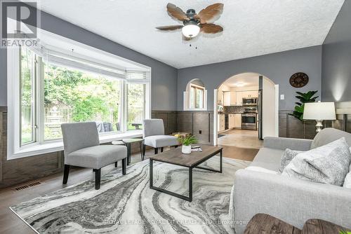 236 Ironwood Road, Guelph, ON - Indoor Photo Showing Living Room