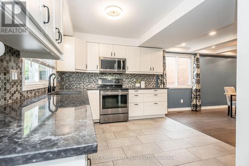 236 Ironwood Rd, Guelph, ON - Indoor Photo Showing Kitchen With Stainless Steel Kitchen With Upgraded Kitchen