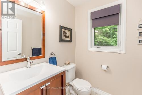 7871 Pineridge Road, Severn, ON - Indoor Photo Showing Bathroom