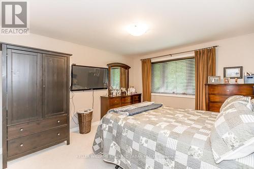 7871 Pineridge Rd, Severn, ON - Indoor Photo Showing Bedroom