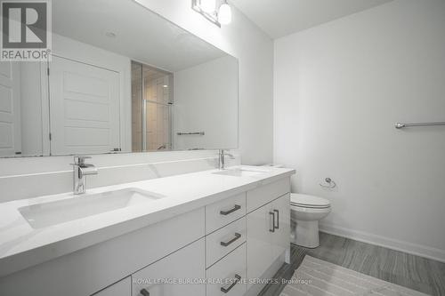 #109 -3028 Creekshore Common, Oakville, ON - Indoor Photo Showing Bathroom