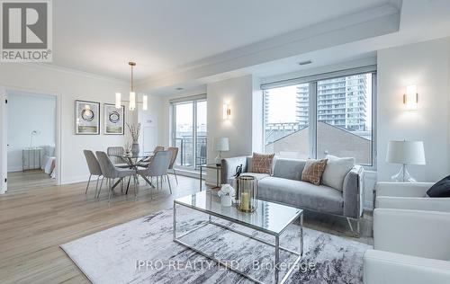 #412 -385 Prince Of Wales Dr, Mississauga, ON - Indoor Photo Showing Living Room