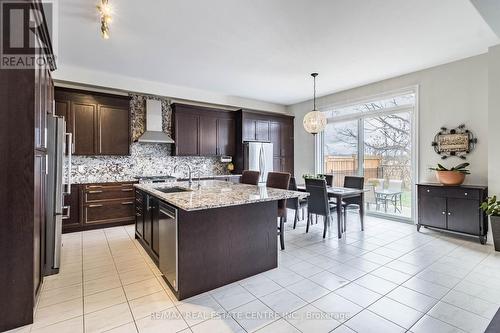 35 Arthur Griffin Crescent, Caledon, ON - Indoor Photo Showing Kitchen With Upgraded Kitchen