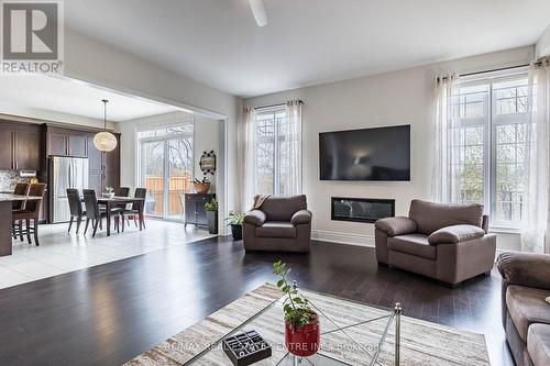 35 Arthur Griffin Crescent, Caledon, ON - Indoor Photo Showing Living Room