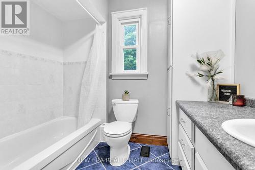 175 Elgin St, Grey Highlands, ON - Indoor Photo Showing Bathroom