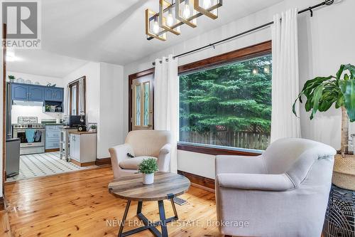 175 Elgin Street, Grey Highlands, ON - Indoor Photo Showing Living Room