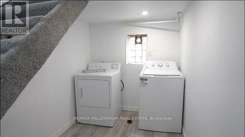 1206 Mckay Ave, Windsor, ON - Indoor Photo Showing Laundry Room
