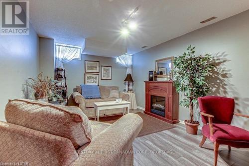 #45 -1199 Hamilton Rd, London, ON - Indoor With Fireplace