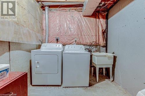#45 -1199 Hamilton Rd, London, ON - Indoor Photo Showing Laundry Room