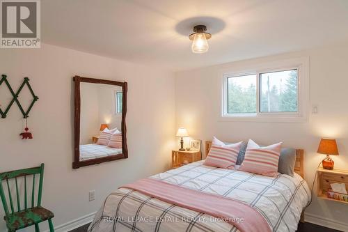507 3Rd Avenue N, South Bruce Peninsula, ON - Indoor Photo Showing Bedroom