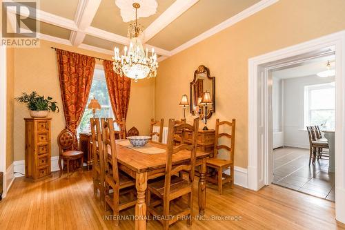 261 Smith St, Wellington North, ON - Indoor Photo Showing Dining Room