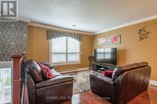 906 Westwood Cres, Cobourg, ON - Indoor Photo Showing Living Room
