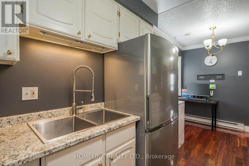 906 Westwood Cres, Cobourg, ON - Indoor Photo Showing Kitchen With Double Sink