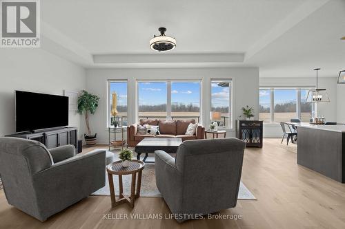 2069 Lockwood Cres, Strathroy-Caradoc, ON - Indoor Photo Showing Living Room