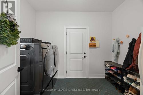 2069 Lockwood Cres, Strathroy-Caradoc, ON - Indoor Photo Showing Laundry Room