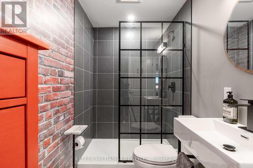 2069 Lockwood Cres, Strathroy-Caradoc, ON - Indoor Photo Showing Bathroom