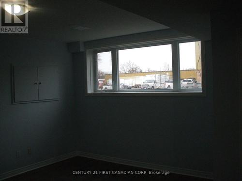 210 Ewart St, Strathroy-Caradoc, ON - Indoor Photo Showing Other Room