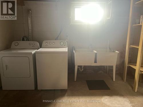 14 Parkdale Drive, Belleville, ON - Indoor Photo Showing Laundry Room