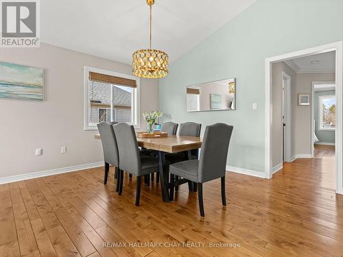 6 Lakewoods Crt, Barrie, ON - Indoor Photo Showing Dining Room