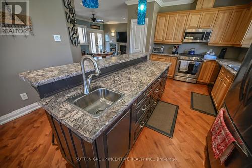 11732 County Road 27 Rd, Springwater, ON - Indoor Photo Showing Kitchen