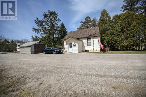 11732 County Road 27 Road, Springwater, ON - Outdoor