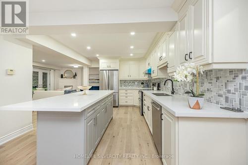 14 Snowberry Court, Caledon, ON - Indoor Photo Showing Kitchen With Double Sink With Upgraded Kitchen
