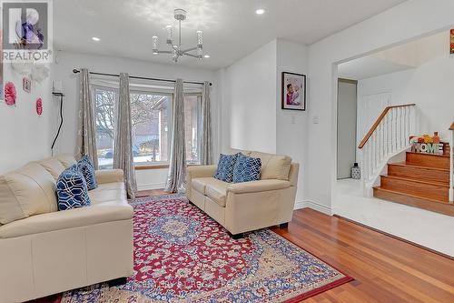28 Upland Drive, Whitby, ON - Indoor Photo Showing Living Room