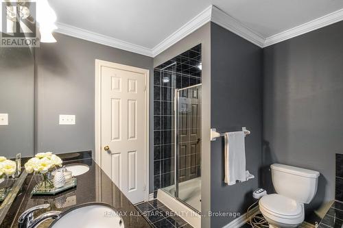 558 Hoover Park Dr, Whitchurch-Stouffville, ON - Indoor Photo Showing Bathroom