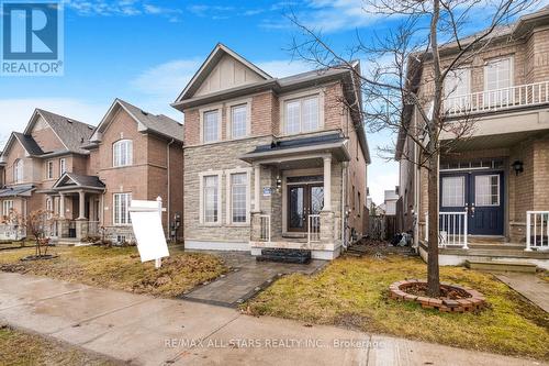 558 Hoover Park Dr, Whitchurch-Stouffville, ON - Outdoor With Facade