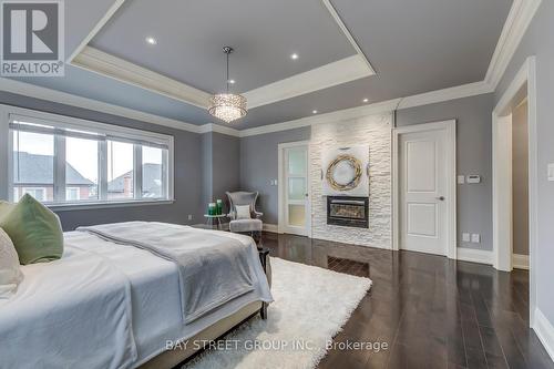 21 Frontier Dr, Richmond Hill, ON - Indoor Photo Showing Bedroom