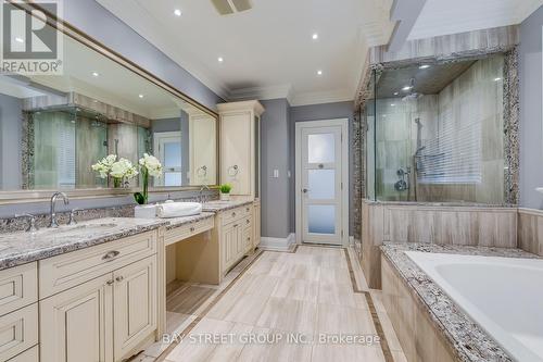 21 Frontier Dr, Richmond Hill, ON - Indoor Photo Showing Bathroom