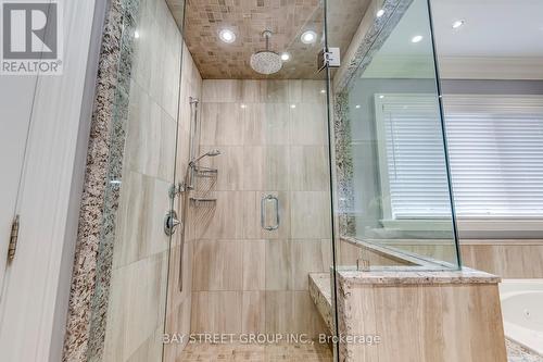 21 Frontier Dr, Richmond Hill, ON - Indoor Photo Showing Bathroom