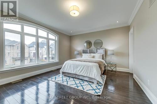 21 Frontier Drive, Richmond Hill, ON - Indoor Photo Showing Bedroom
